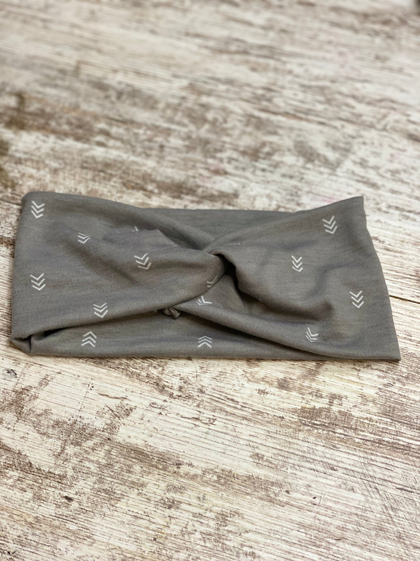 Grey arrows Headband